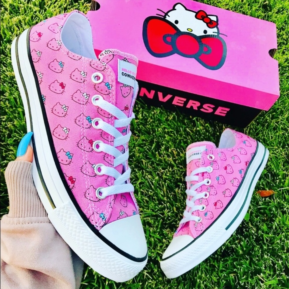 NEW 💓 HELLO KITTY x CONVERSE ALLSTAR LOWTOP